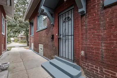 7345 S Bennett Avenue, Chicago, IL 60649 - Photo 4
