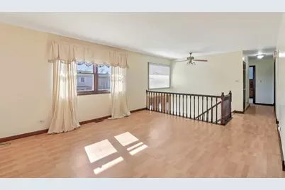 4485 Bayside Circle, Hoffman Estates, IL 60192 - Photo 10