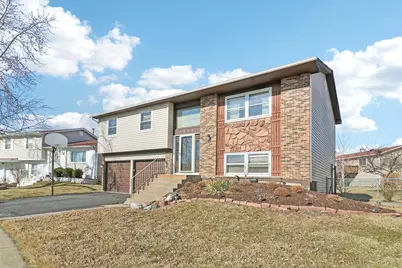 4485 Bayside Circle, Hoffman Estates, IL 60192 - Photo 2