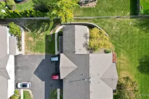 212 Village Creek Dr, Lake in the Hills, IL 60156 - Photo 42