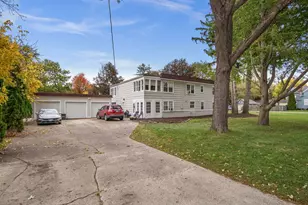 107 N Mallory Ave, Batavia, IL 60510 - Photo 1