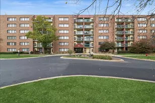 1800 Huntington Blvd, Hoffman Estates, IL 60169 - Photo 1