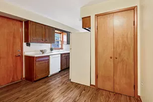 219 79th St, Burr Ridge, IL 60527 - Photo 10