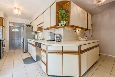 10927 S Circle Drive, Palos Hills, IL 60465 - Photo 12