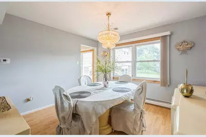 10927 S Circle Drive, Palos Hills, IL 60465 - Photo 8