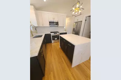 7025 W 84th Street, Burbank, IL 60459 - Photo 4