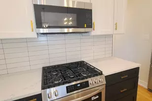 7025 W 84th St, Burbank, IL 60459 - Photo 6