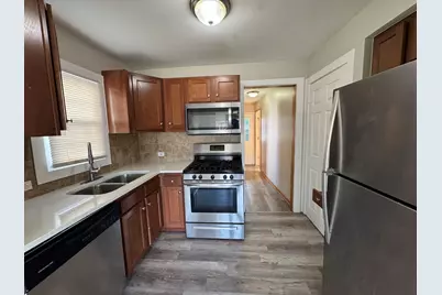 509 E 161st Place, South Holland, IL 60473 - Photo 2