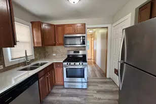 509 E 161st Pl, South Holland, IL 60473 - Photo 2