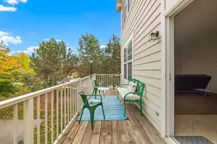 294 Comstock Dr, Elgin, IL 60124 - Photo 12