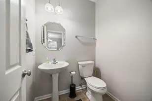 294 Comstock Dr, Elgin, IL 60124 - Photo 14