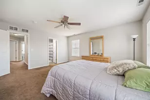 294 Comstock Dr, Elgin, IL 60124 - Photo 16