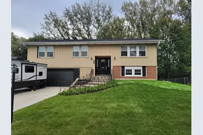 2S245 Mayfield Lane, Glen Ellyn, IL 60137 - Photo 1