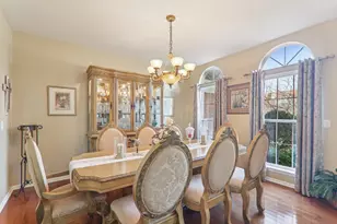 18466 W Springwood Dr, Grayslake, IL 60030 - Photo 12