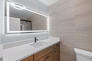 230 E Ontario St, Chicago, IL 60611 - Photo 12