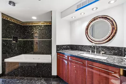 950 N Michigan Avenue #4704, Chicago, IL 60611 - Photo 12