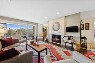 1 Oak Brook Club Dr, Oak Brook, IL 60523 - Photo 8