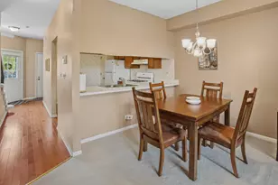 108 Golfview Dr, Glendale Heights, IL 60139 - Photo 8