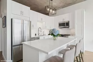 235 W Van Buren St, Chicago, IL 60607 - Photo 6