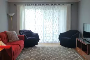 105 S Arlington Ave, Elmhurst, IL 60126 - Photo 2