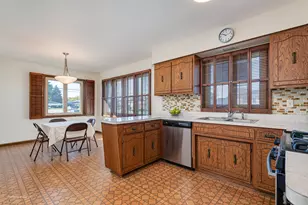 1225 Memorial Dr, Calumet City, IL 60409 - Photo 8