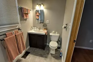 122 Portland Ave, Oglesby, IL 61348 - Photo 16