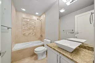 4029 S Ellis Ave, Chicago, IL 60653 - Photo 12