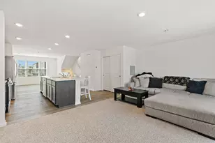 804 Briar Gln Ct, Hampshire, IL 60140 - Photo 8