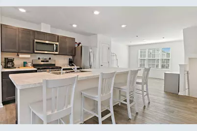 804 Briar Glen Court, Hampshire, IL 60140 - Photo 2