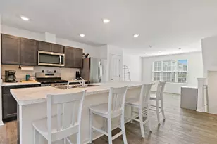 804 Briar Gln Ct, Hampshire, IL 60140 - Photo 2