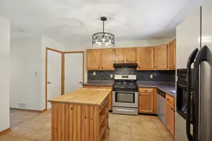 516 Whelan St, Lockport, IL 60441 - Photo 6