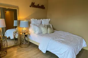 1555 N Dearborn Pkwy, Chicago, IL 60610 - Photo 6