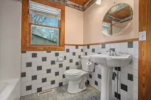 209 N 7th St, Fairbury, IL 61739 - Photo 18