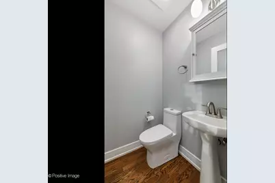 7225 N East Prairie Road, Lincolnwood, IL 60712 - Photo 14