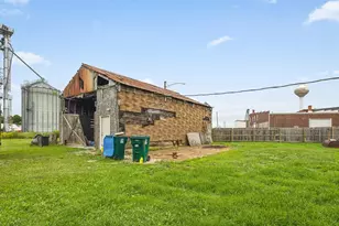 305 Holcomb Ave, Milledgeville, IL 61051 - Photo 12