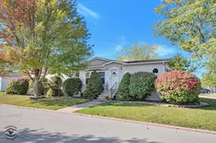 821 Garden Dr, Manteno, IL 60950 - Photo 1