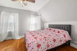 8464 Gross Point Rd, Skokie, IL 60077 - Photo 16