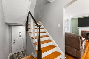 8464 Gross Point Rd, Skokie, IL 60077 - Photo 14