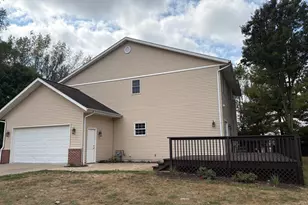 204 Tulip Dr, Mackinaw, IL 61755 - Photo 2