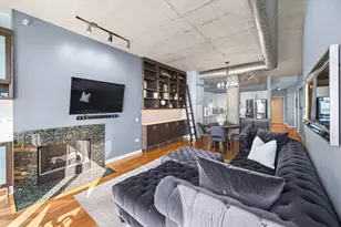 720 N Larrabee St, Chicago, IL 60654 - Photo 2