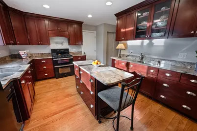 1008 Valencia Drive, Shorewood, IL 60404 - Photo 4