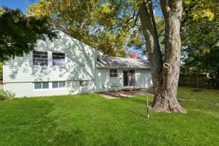 211 Edgebrook Dr, Champaign, IL 61820 - Photo 24