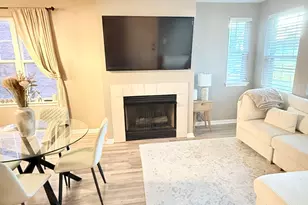 649 W Division St, Chicago, IL 60610 - Photo 2