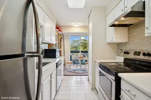 600 Naples Ct, Glenview, IL 60025 - Photo 4