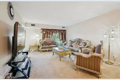 600 Naples Court #107, Glenview, IL 60025 - Photo 2