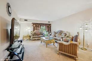 600 Naples Ct, Glenview, IL 60025 - Photo 2