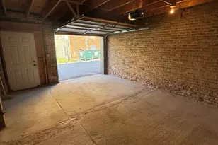 10905 S Longwood Dr, Chicago, IL 60643 - Photo 14