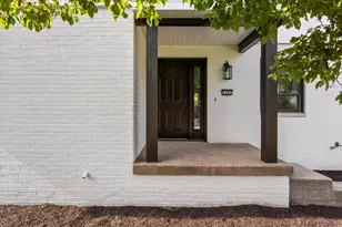 1205 Broadmoor Dr, Champaign, IL 61821 - Photo 4