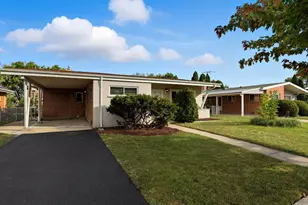 8554 W Bruce Dr, Niles, IL 60714 - Photo 2