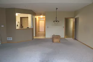 1622 Captiva Dr, Aurora, IL 60504 - Photo 6